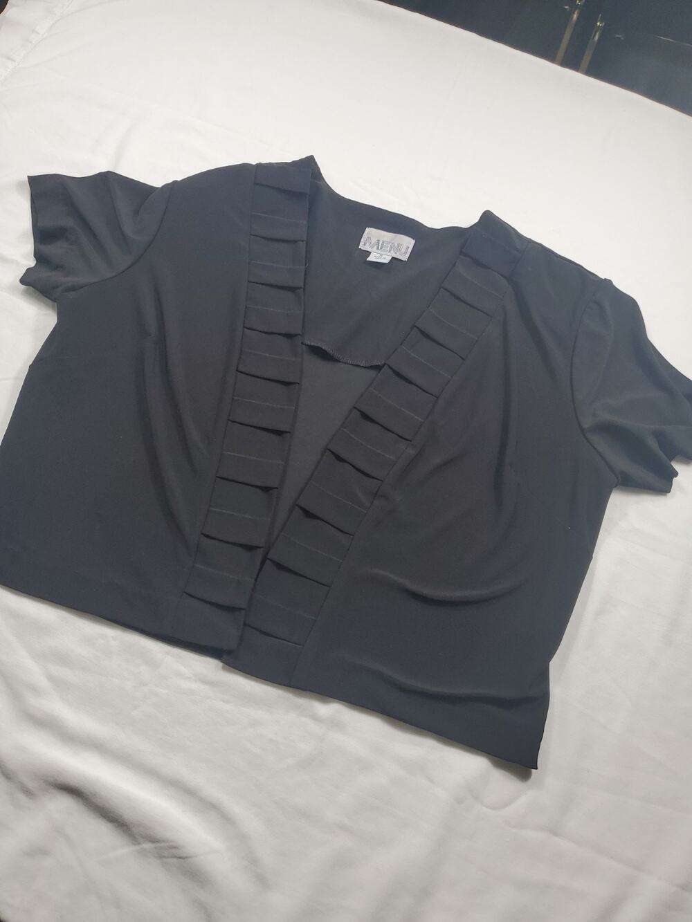 MENU Women's Short sleeve BlackMENU Striped closed Pattern sz 12
